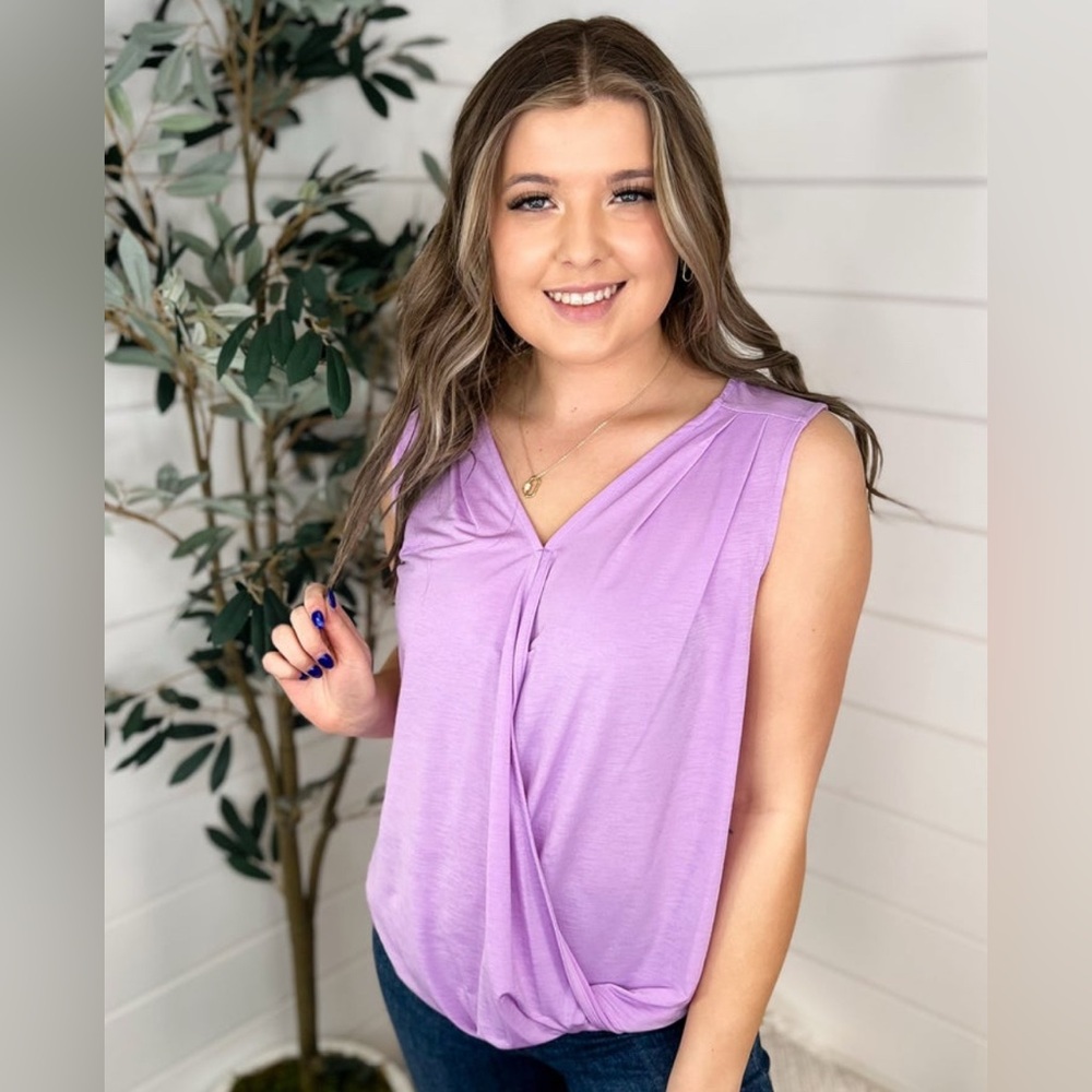 Elegant Lilac Sleeveless Top